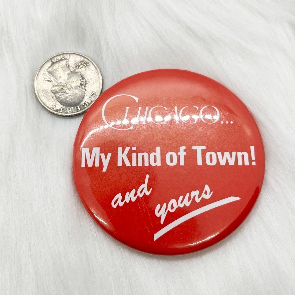 🔮 5/$25 Vintage Chicago‎ My Kind of Town & Yours Pin - Picture 2 of 3